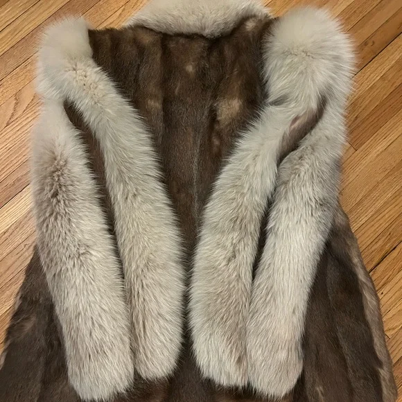 Mink and fox fur coat. - Picture 5 of 9